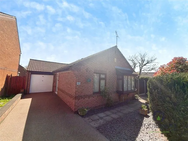 Fiskerton Way, Oakwood, Derbyshire, DE21, photo 1