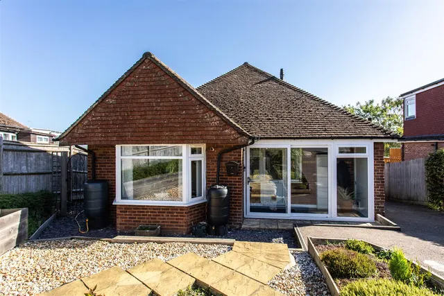Highlands Avenue, Ridgewood, Uckfield, East Sussex, TN22 5TD, photo 1