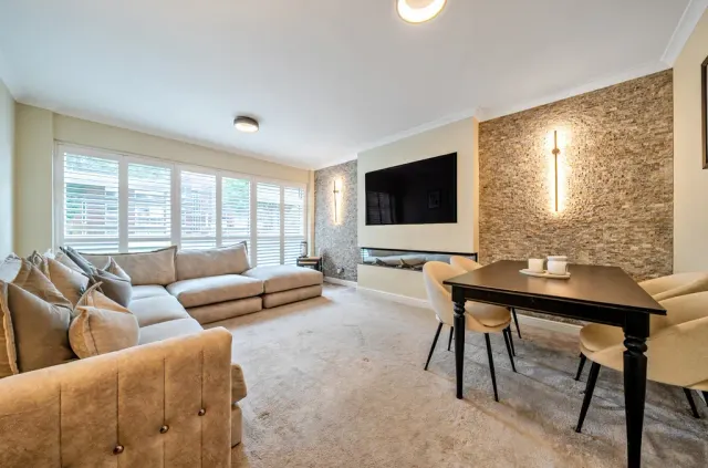 Photo 2 — Manor Road, Sidcup, DA15 7HU