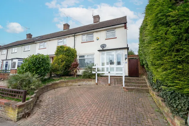 Watford, WD25, photo 1