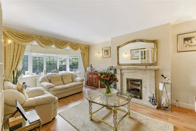 Coresbrook Way, Knaphill, GU21, photo 2