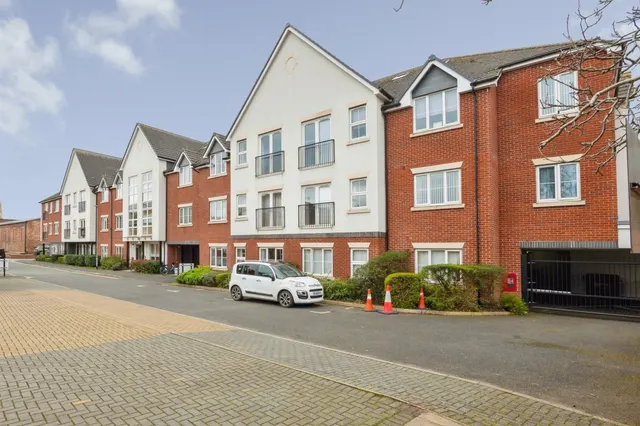 White Ladies Close, Worcester, photo 1