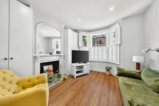 Ingelow Road, Battersea, SW8, photo 1