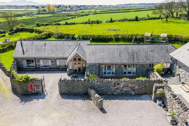 Photo 3 — Dwyran, Llanfairpwllgwyngyll, Isle of Anglesey, LL61 6RR
