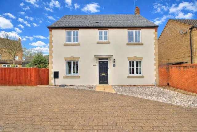 Saltwood Avenue, Milton Keynes, MK4, photo 1