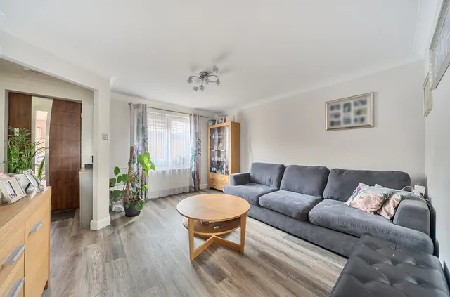 Cowley Close, Maybush, SO16, photo 2