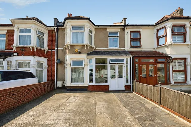 Lansdowne Road, Ilford, IG3, photo 1