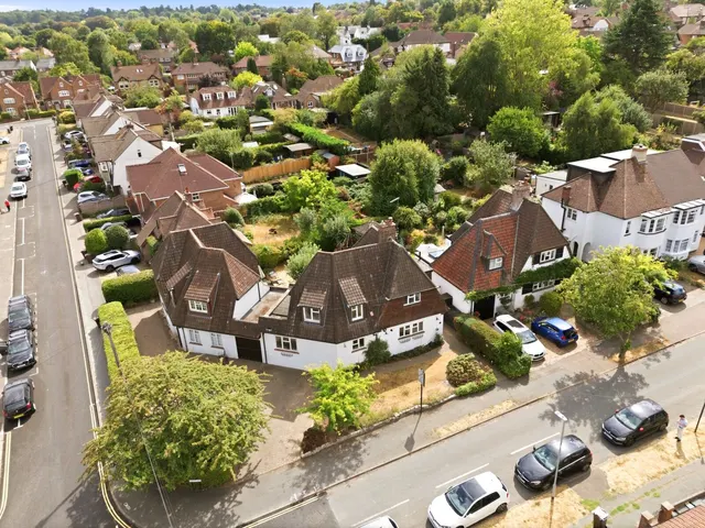 West Way, Harpenden, AL5, photo 1