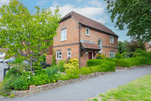 Lower Moor, Yateley, GU46, photo 1