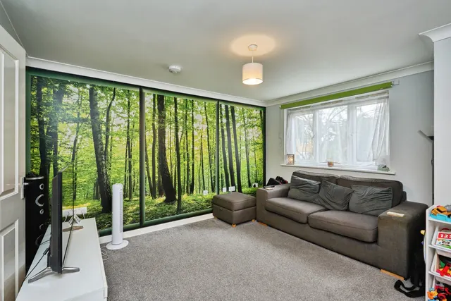 Photo 3 — 52 Snowberry Road, Newport