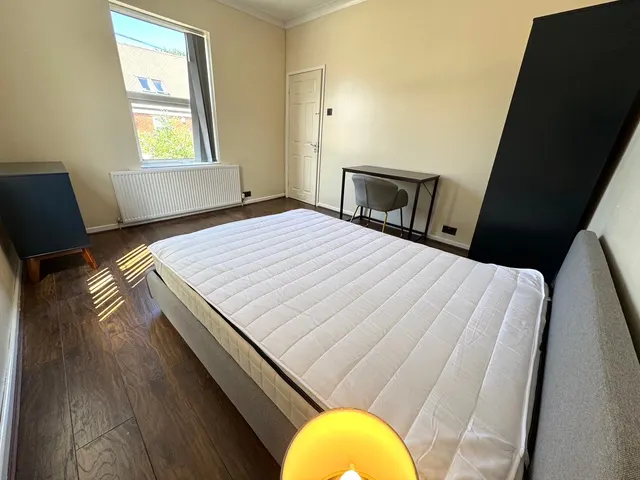 Enderley Street (3BED), Newcastle-under-Lyme, ST5, photo 1