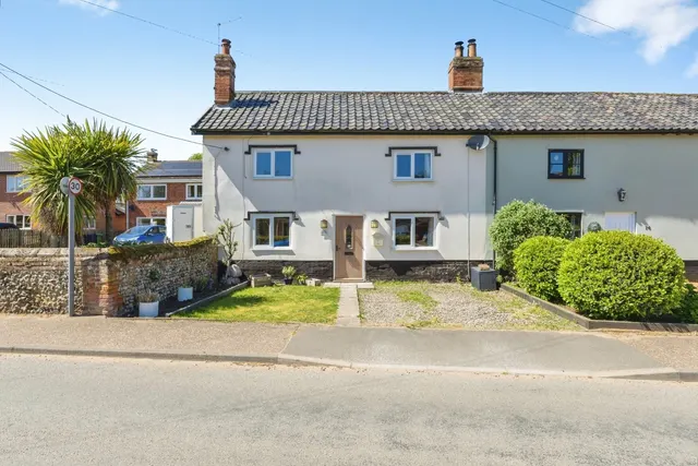 Shropham Road, Great Hockham, Norfolk, IP24, photo 1