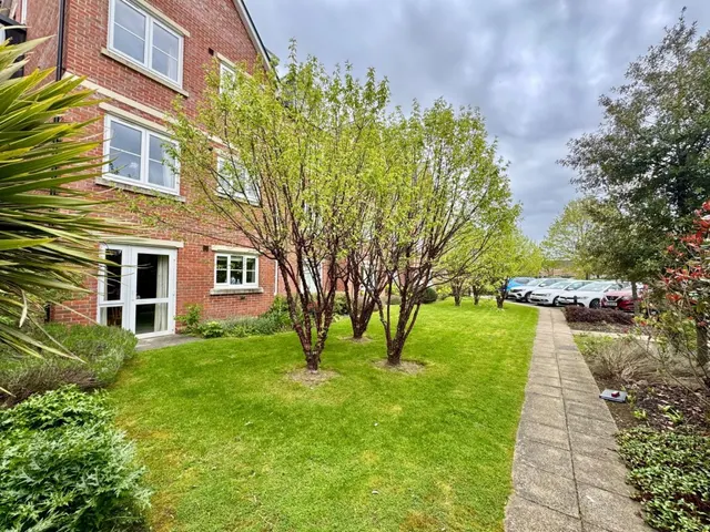 York Road, LS22, photo 3