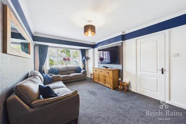 Photo 3 — Hall Park Avenue, Crofton, West Yorkshire, WF4