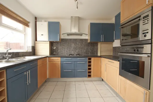 Photo 2 — Sussex Gardens, Westgate-on-Sea, Kent, CT8 8AG