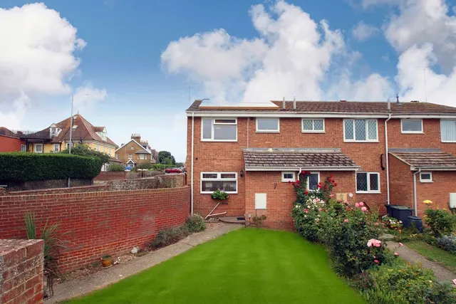 Sussex Gardens, Westgate-on-Sea, Kent, CT8 8AG, photo 1