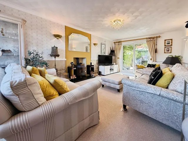 Wordsworth Way, Priorslee, TF2, photo 3
