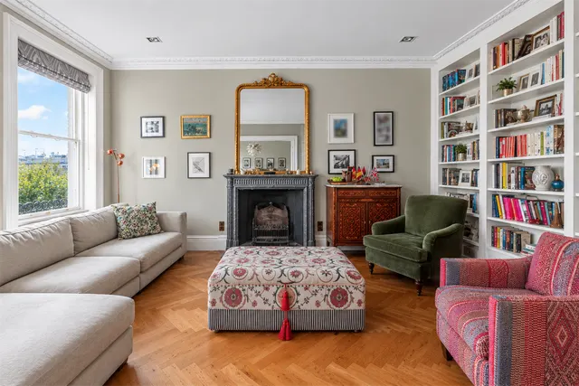 Redcliffe Square, London, SW10, photo 1