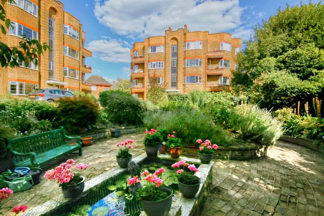 Park Road, Hampton Wick, KT1 4BA, photo 1