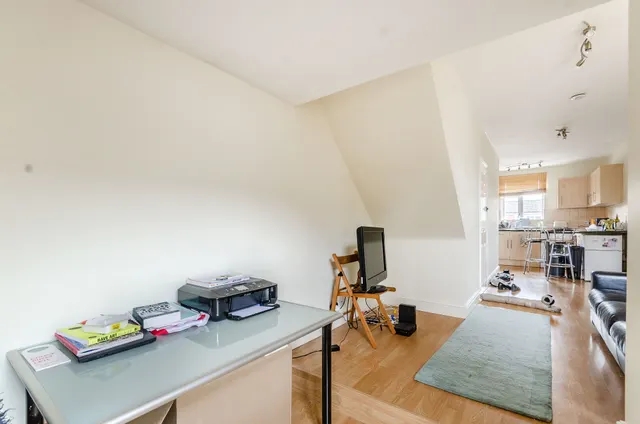 London, SW12, photo 1