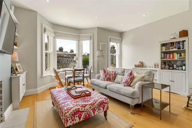 Eccles Road, London, SW11, photo 1