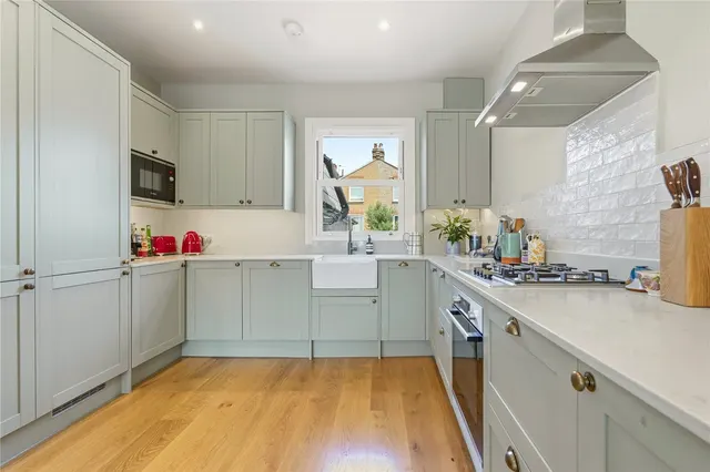 Eccles Road, London, SW11, photo 3