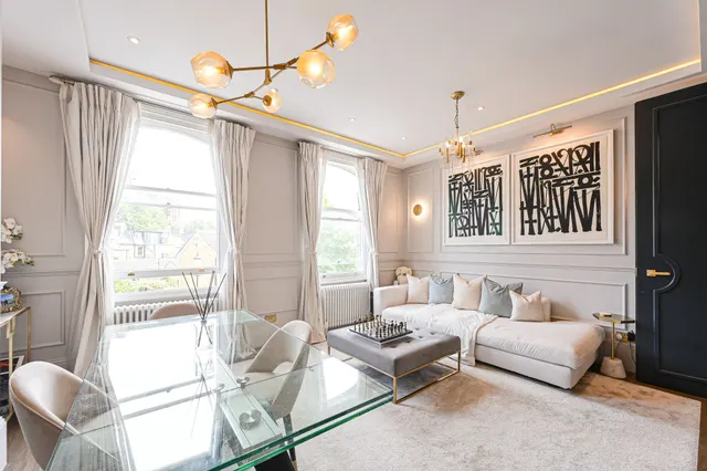 Photo 2 — Flat E, 25-26 Tadema Road, London
