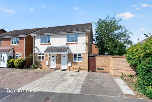 Trevithick Close, Feltham, photo 1