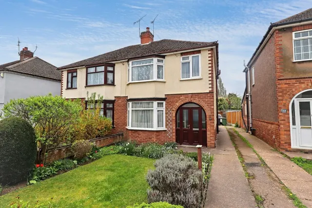 Oakdene Crescent, Weddington, CV10, photo 1
