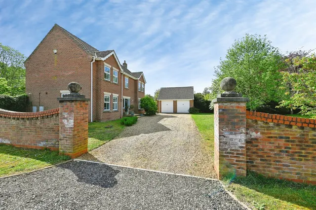 Hunters Rise, West Winch, PE33, photo 1