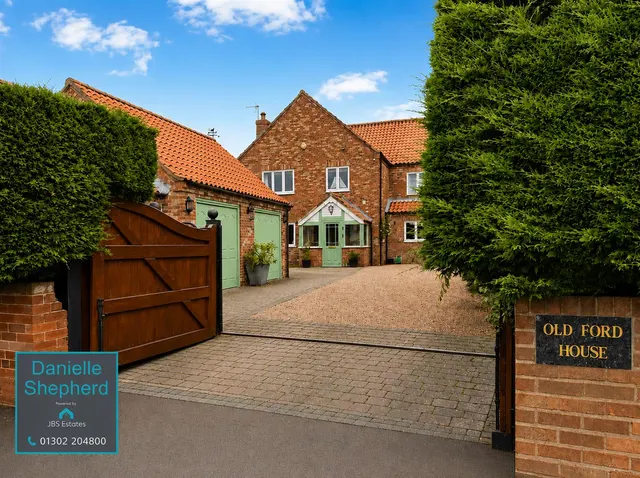 Town Street, Clayworth, photo 1