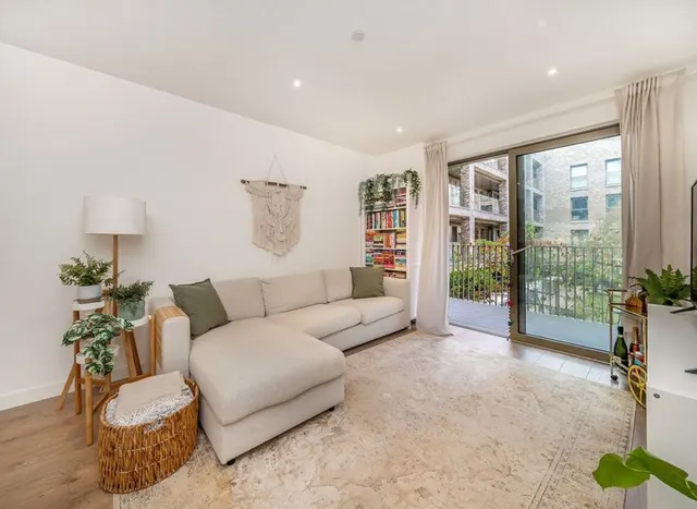Photo 3 — Armada Way, Armada Way, E6