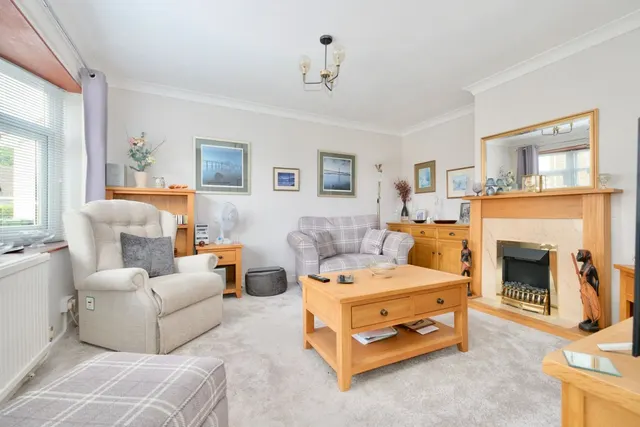 Waterloo Close, Brampton, PE28, photo 2