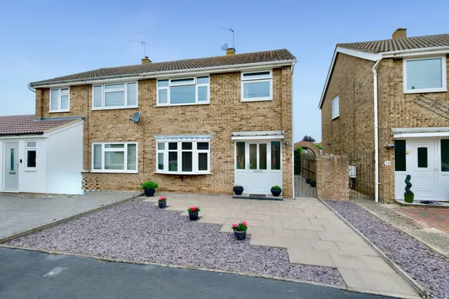 Waterloo Close, Brampton, PE28, photo 1