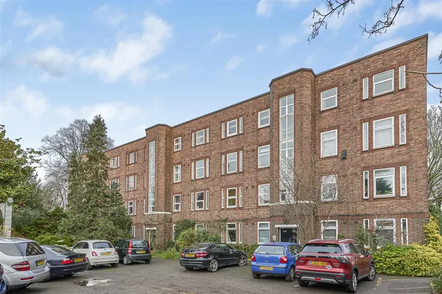 Rosemary Gardens, London, SW14, photo 2