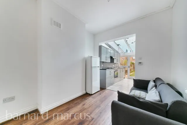 Liverpool Grove, LONDON, photo 1