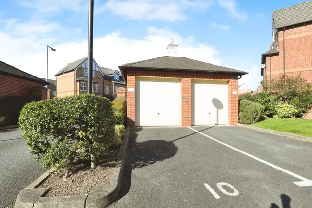 Blakemere Drive, Northwich, CW9, photo 2