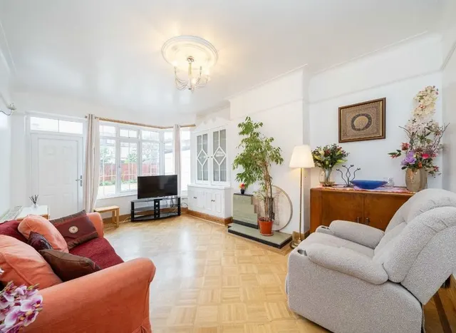 Photo 2 — Chamberlayne Road, Kensal RIse, NW10