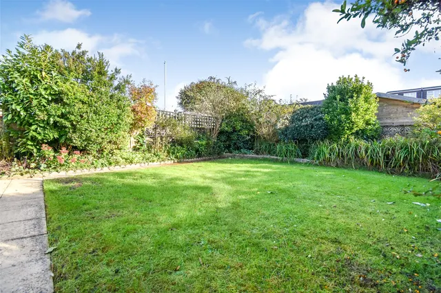 Photo 3 — Meadow Way, Aldershot, Hampshire, GU12 4UU