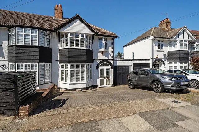 Dunkery Road, SE9, photo 1