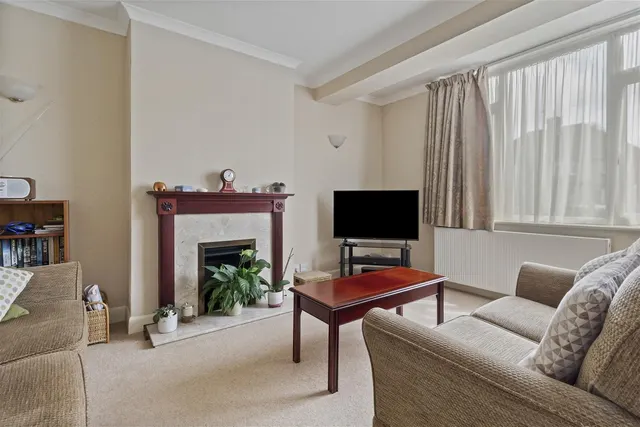 Photo 3 — Sheridan Road, Broadwater, Worthing