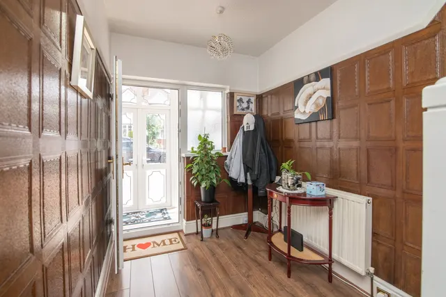 Hawthorn Croft, Oldbury, B68, photo 2