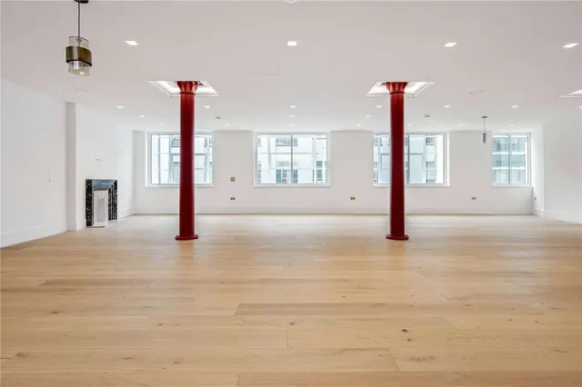 Cowcross Street, London, EC1M 6DR, photo 1