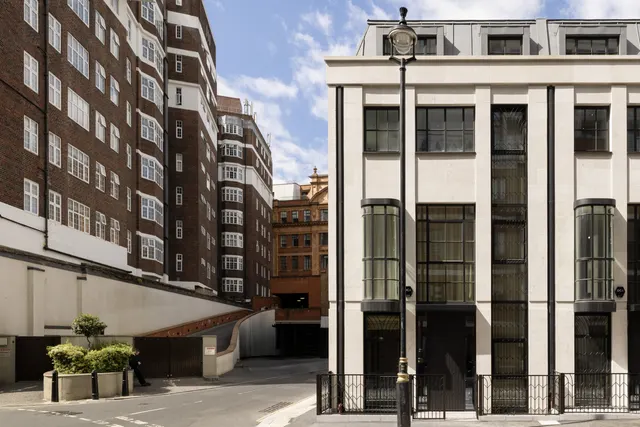 Lancelot Collection, Lancelot Place, ..., photo 1