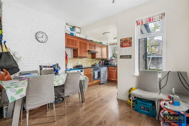 Beaumont Avenue, Wembley, HA0, photo 3