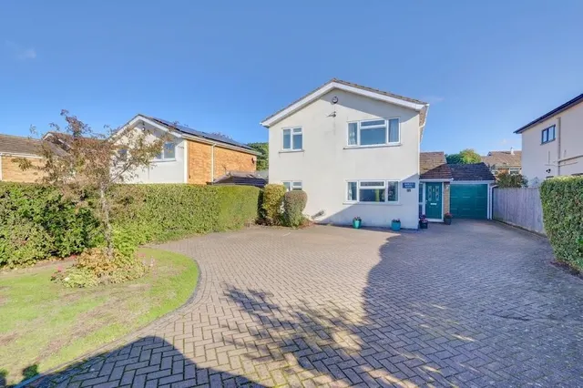 Oakley Lane, Chinnor, OX39, photo 1
