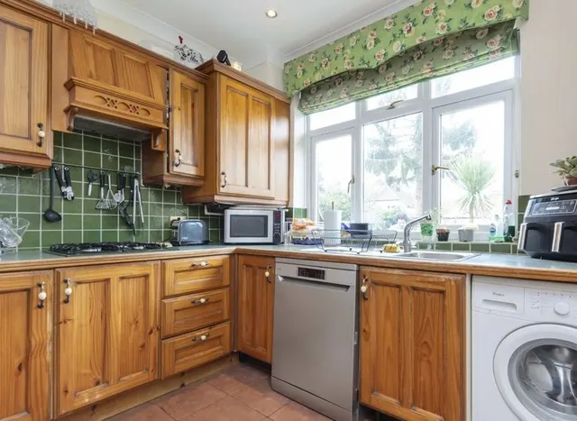 Pembridge Avenue, Twickenham, TW2, photo 3