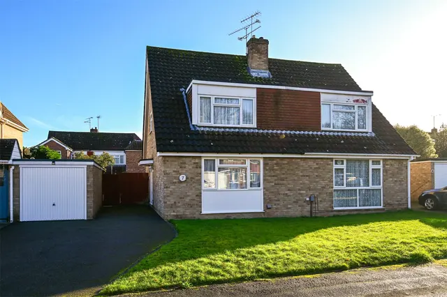 Greenleas Close, Yateley, GU46, photo 1