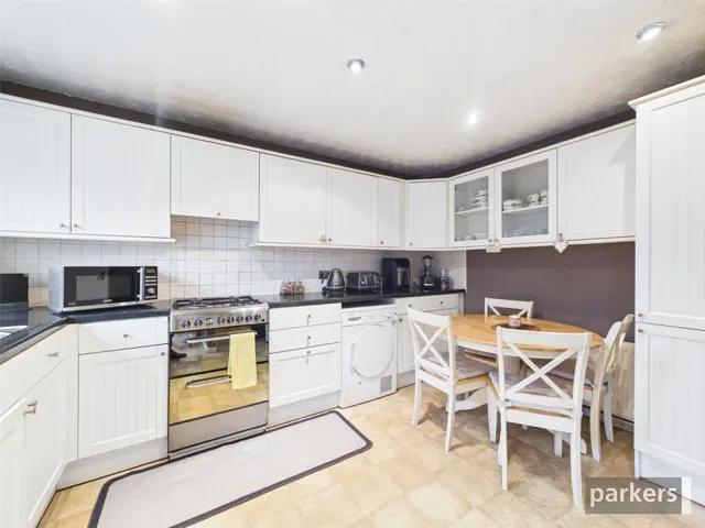 Cornfield Road, Woodley, RG5, photo 2