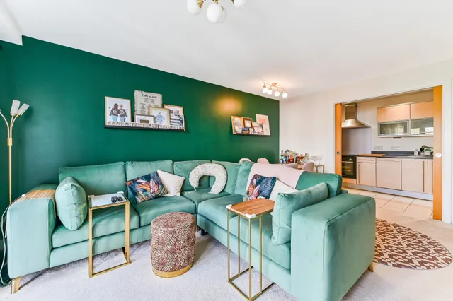 Photo 3 — Flat 13, 88 Park Lane, Croydon